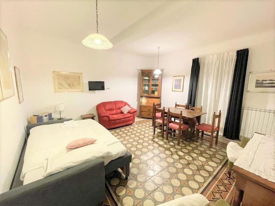 Near Colosseum By Varental 2Br + 1Sb روما المظهر الخارجي الصورة
